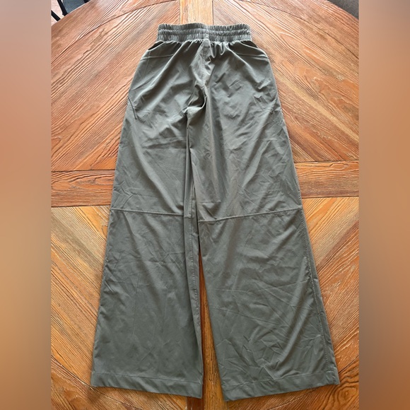 Lululemon Swift Mid-Rise Wide-Leg Pant - Army Green - Size 0 - Picture 8 of 9